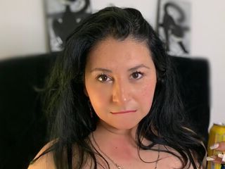 Live webcam sex with adult webcam model AgathaDavies