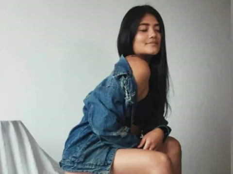 Live webcam sex with adult webcam model AitanaHodson