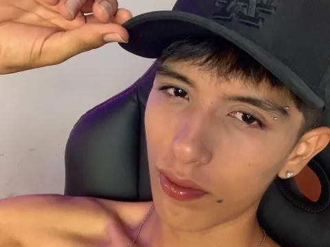 Live webcam sex with adult webcam model AlejoCruz