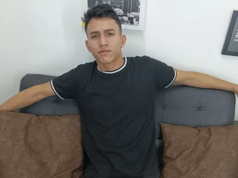 Live webcam sex with adult webcam model AlejoSan