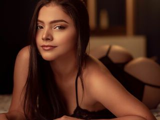 Live webcam sex with adult webcam model AlessiaRouu