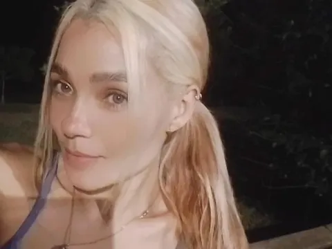 Live webcam sex with adult webcam model AlisonnQuinn