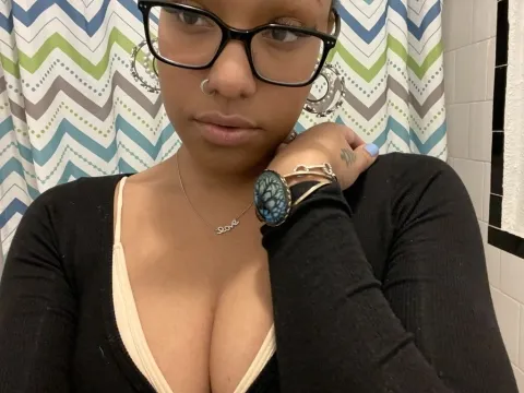 Live webcam sex with adult webcam model AliyahHuney