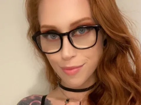 Live webcam sex with adult webcam model AllieCakes