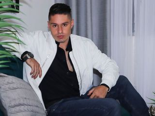 Live webcam sex with adult webcam model AndresDurango