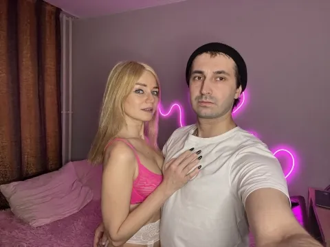Live webcam sex with adult webcam model AndroAndRouss