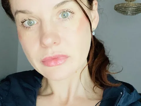 Live webcam sex with adult webcam model AnnaMilenna