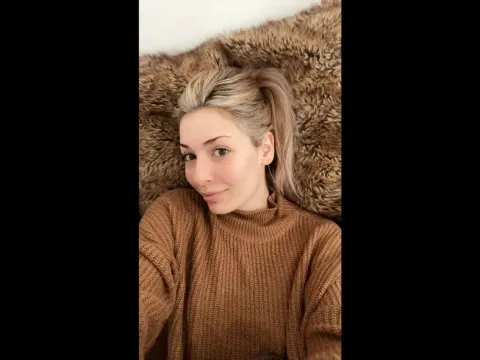 Live webcam sex with adult webcam model BlondieBriss