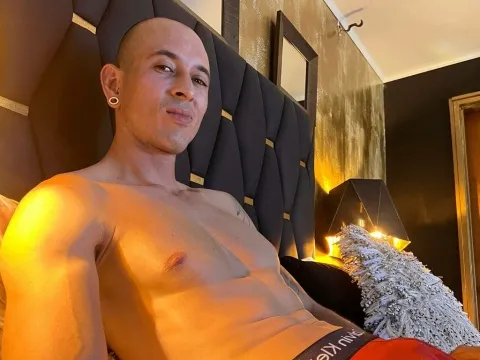 Live webcam sex with adult webcam model EvansBeckett