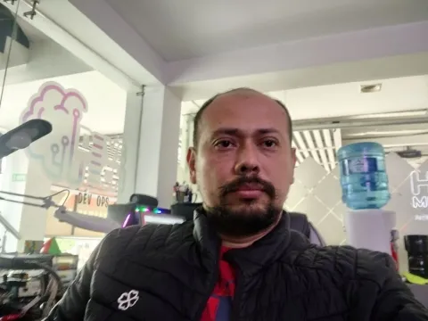 Live webcam sex with adult webcam model JulioVenas