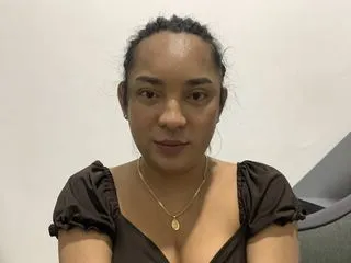 Live webcam sex with adult webcam model MaggieForu